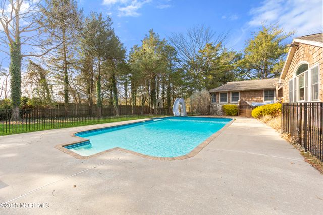 149 Dugan Lane, Toms River, NJ 08753