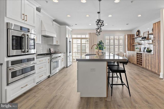 455 N GEORGE MASON DR, Arlington, VA 22203