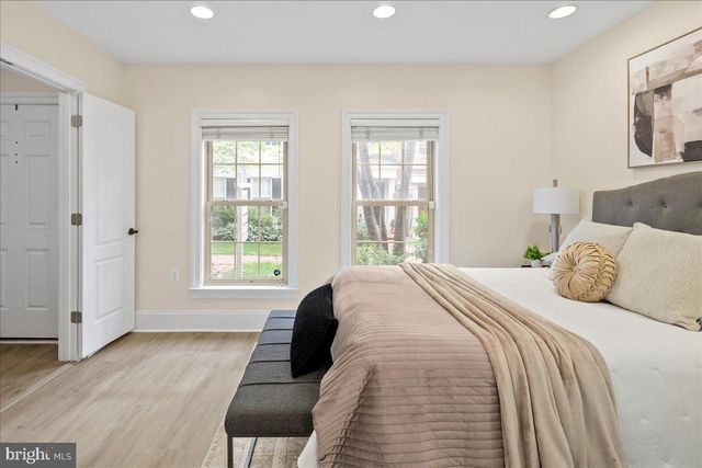 455 N GEORGE MASON DR, Arlington, VA 22203