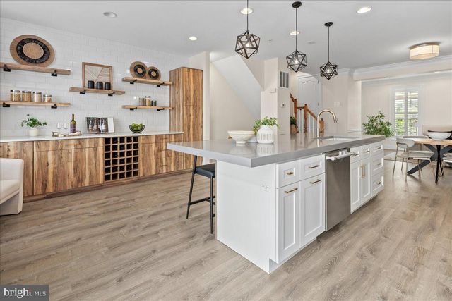 455 N GEORGE MASON DR, Arlington, VA 22203