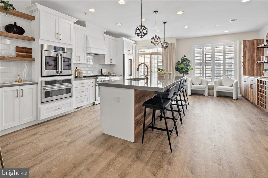 455 N GEORGE MASON DR, Arlington, VA 22203