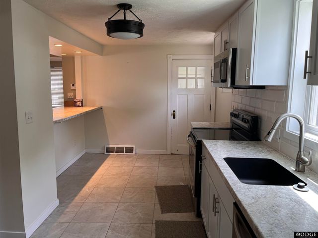 313 W Elm Street, Cedar Bluffs, NE 68015