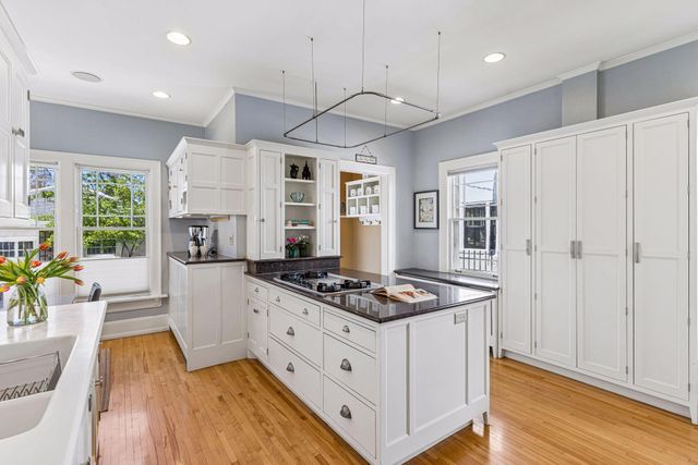 2304 Lake Place, Minneapolis, MN 55405