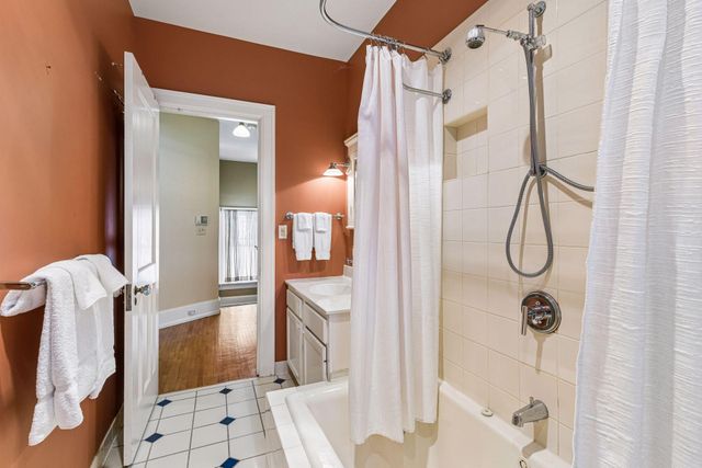 2304 Lake Place, Minneapolis, MN 55405