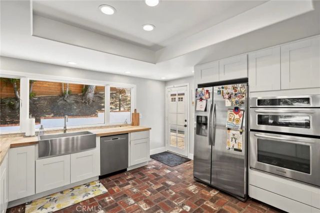 19242 Barrett Lane, North Tustin, CA 92705