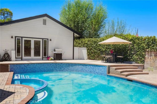 19242 Barrett Lane, North Tustin, CA 92705