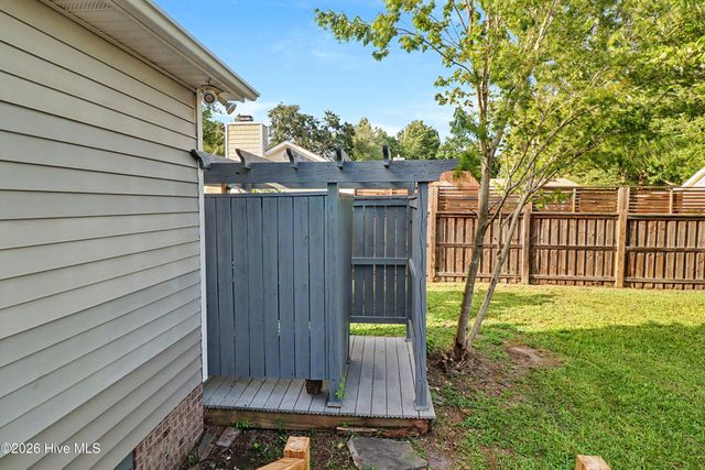 204 Bramble Court, Castle Hayne, NC 28429