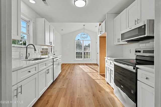 204 Bramble Court, Castle Hayne, NC 28429