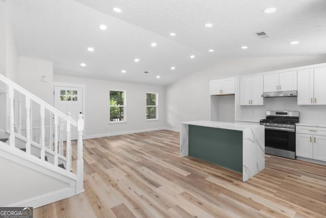 847 Halfmoon Hollow, Lilburn, GA 30047