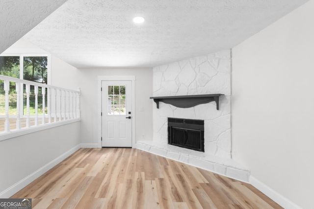 847 Halfmoon Hollow, Lilburn, GA 30047