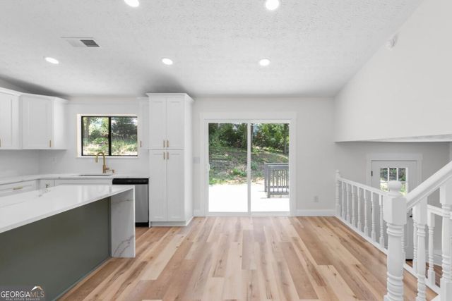 847 Halfmoon Hollow, Lilburn, GA 30047