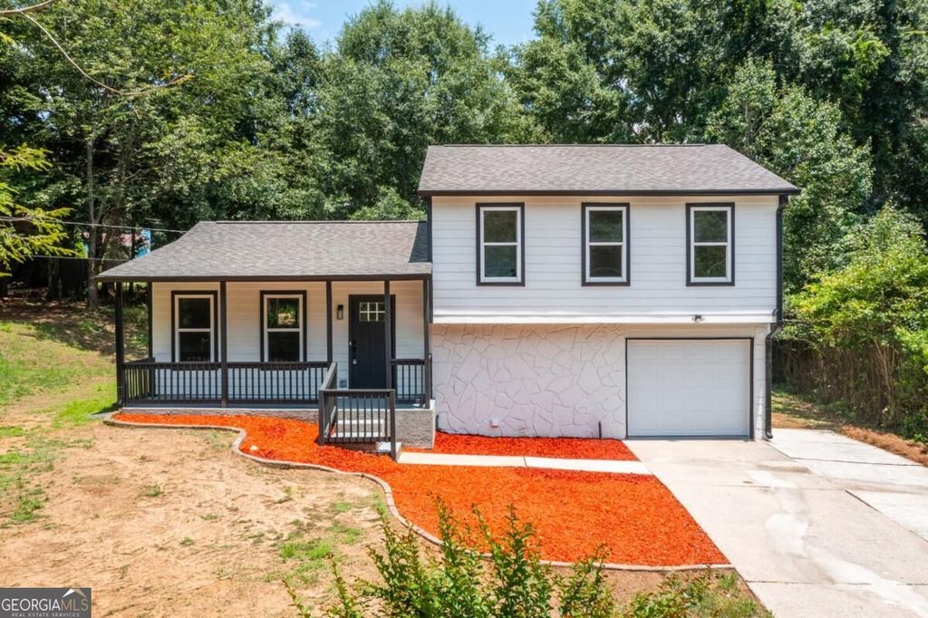 847 Halfmoon Hollow, Lilburn, GA 30047
