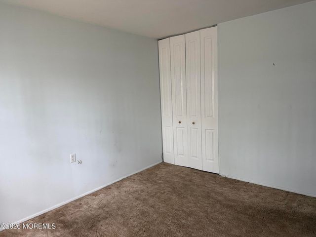10B Yorkshire Court, Manchester, NJ 08759