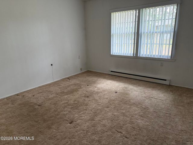 10B Yorkshire Court, Manchester, NJ 08759