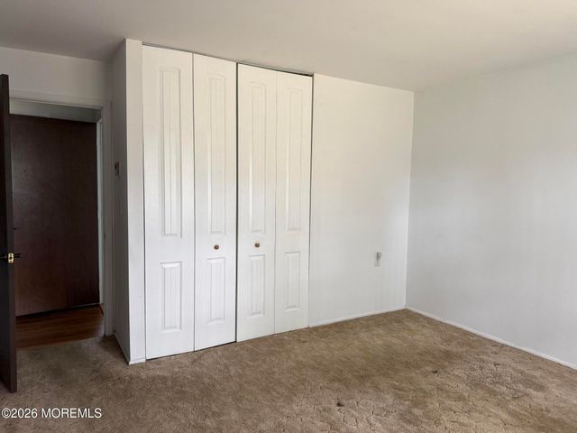 10B Yorkshire Court, Manchester, NJ 08759