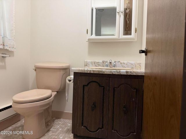 10B Yorkshire Court, Manchester, NJ 08759
