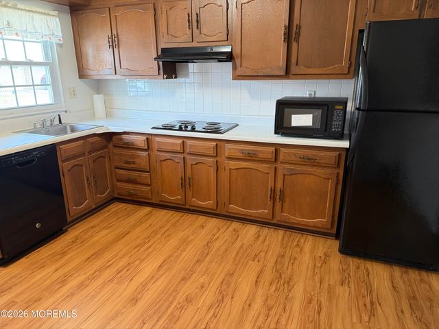 10B Yorkshire Court, Manchester, NJ 08759