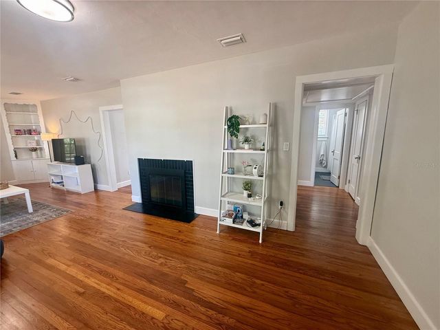 1741 NW 6TH AVENUE, Gainesville, FL 32603