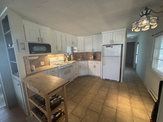 586 NE 47th Street, Deerfield Beach, FL 33064