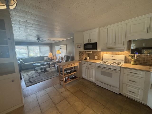 586 NE 47th Street, Deerfield Beach, FL 33064