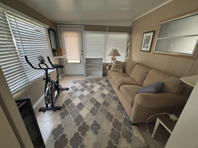 586 NE 47th Street, Deerfield Beach, FL 33064