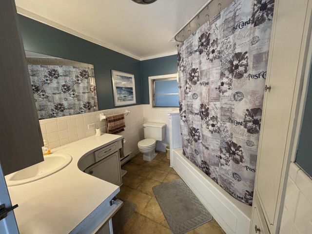 586 NE 47th Street, Deerfield Beach, FL 33064