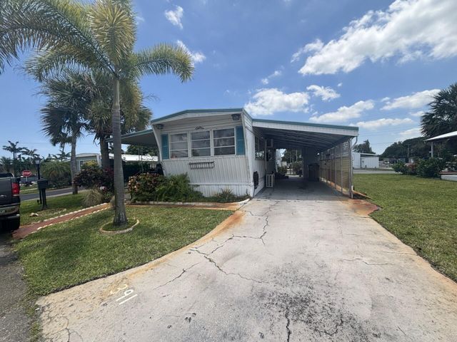 586 NE 47th Street, Deerfield Beach, FL 33064