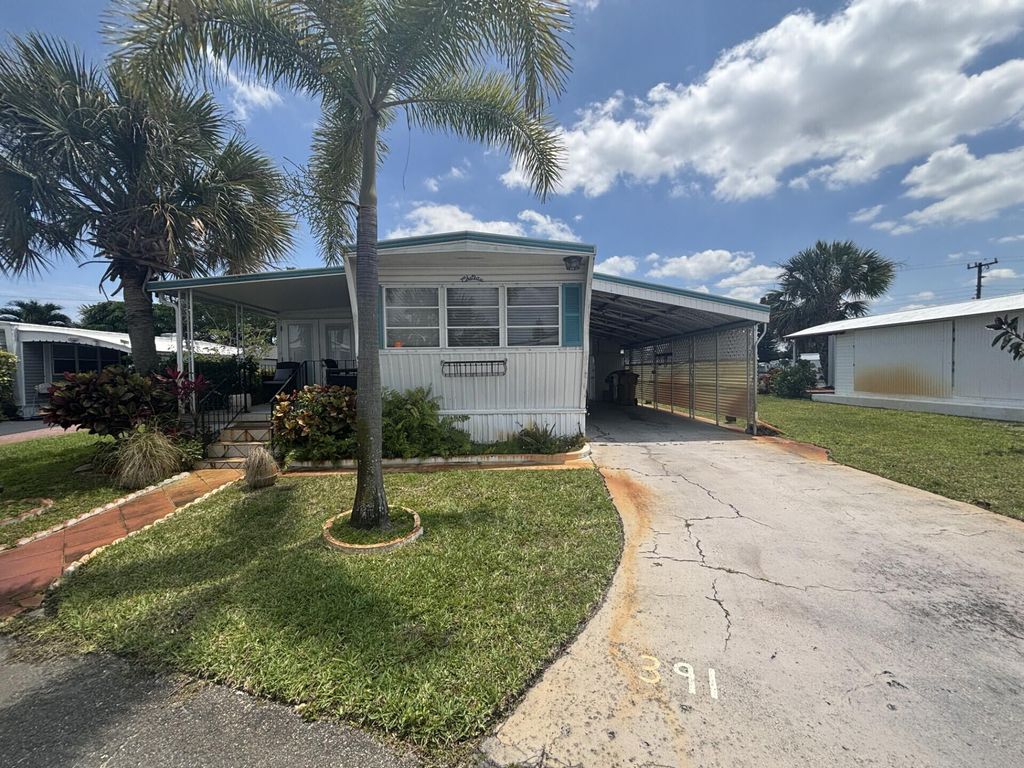 586 NE 47th Street, Deerfield Beach, FL 33064