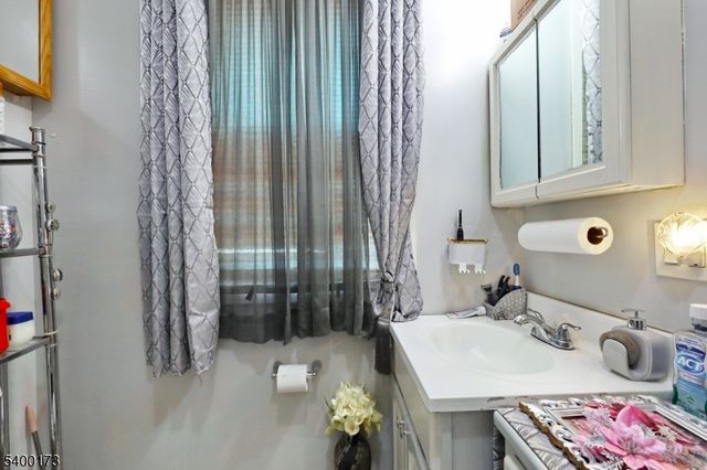 240 Ellis Ave, Irvington Twp., NJ 07111