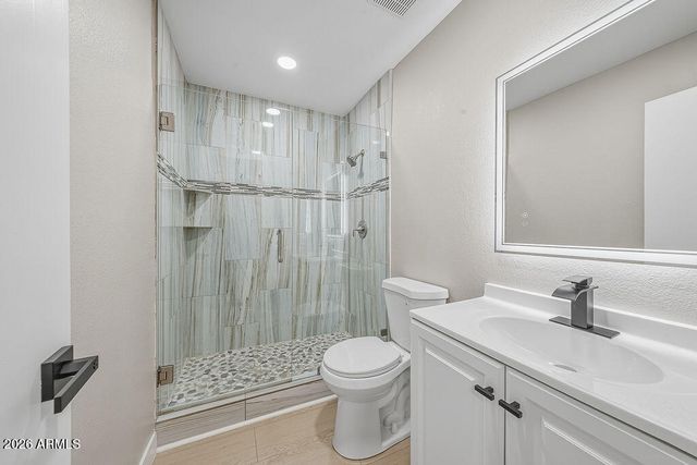 4725 W NORTHERN Avenue, Glendale, AZ 85301