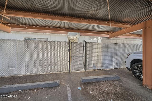 4725 W NORTHERN Avenue, Glendale, AZ 85301