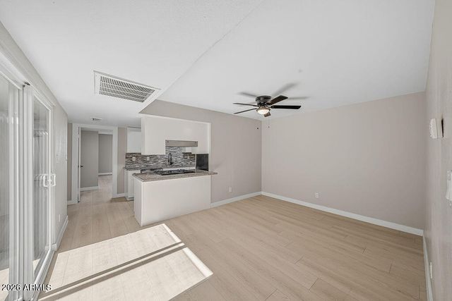 4725 W NORTHERN Avenue, Glendale, AZ 85301