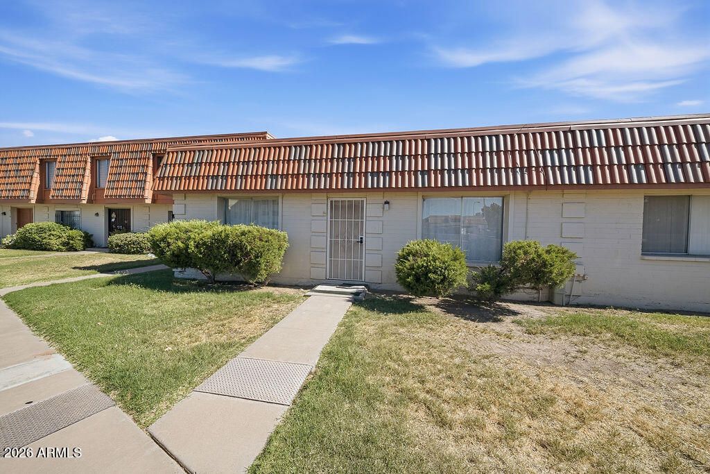 4725 W NORTHERN Avenue, Glendale, AZ 85301