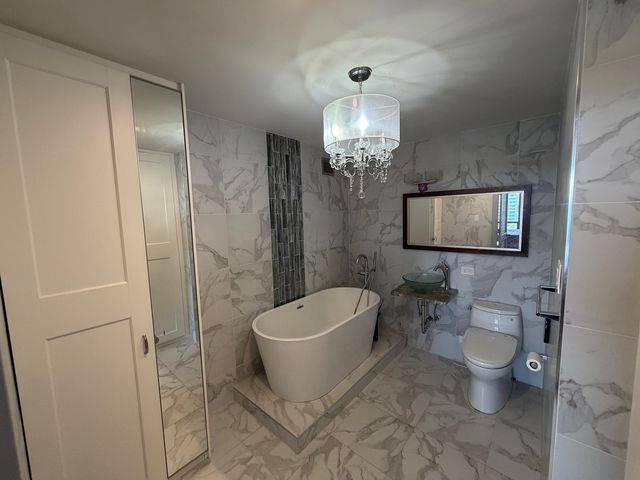 601 E 32nd Street 1111, Chicago, IL 60616