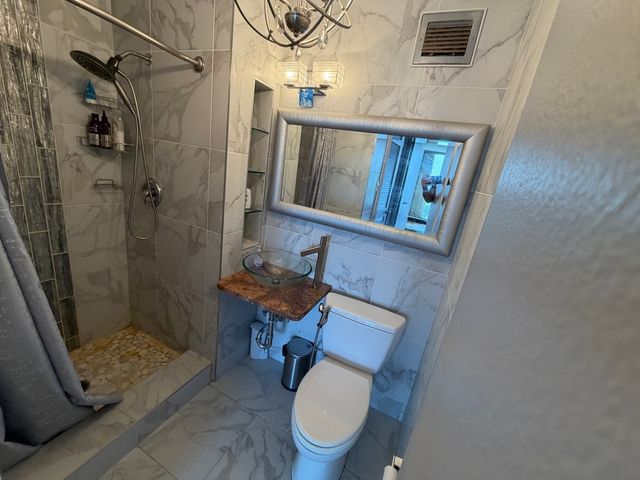 601 E 32nd Street 1111, Chicago, IL 60616