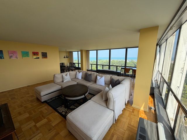 601 E 32nd Street 1111, Chicago, IL 60616