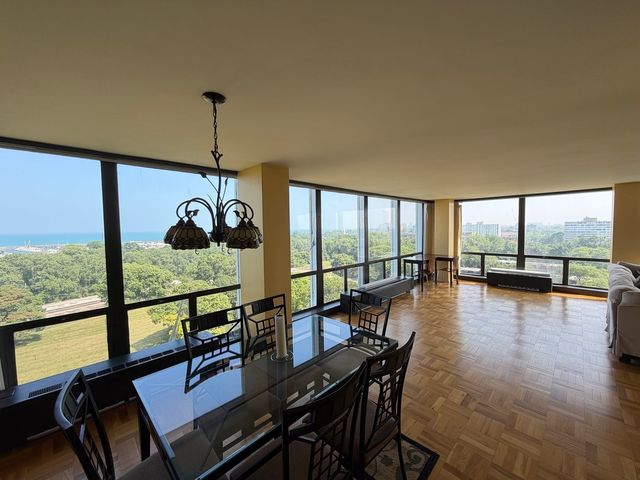 601 E 32nd Street 1111, Chicago, IL 60616