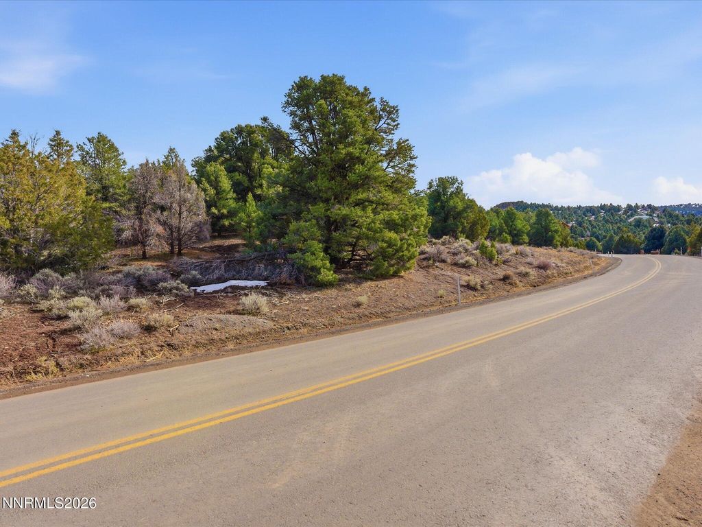 Image 5 of property listing at 1859 Lousetown Road, Reno, NV 89521