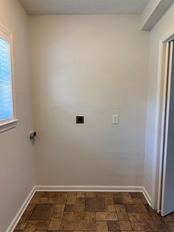 4803 HUMMINGBIRD LN, Memphis, TN 38117