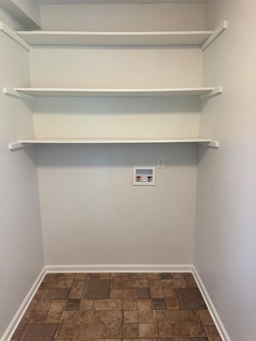 4803 HUMMINGBIRD LN, Memphis, TN 38117