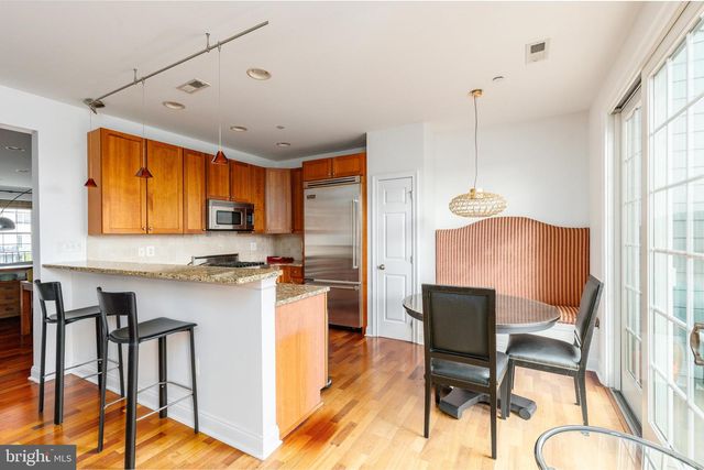 207 CAPTAINS WAY, Philadelphia, PA 19146