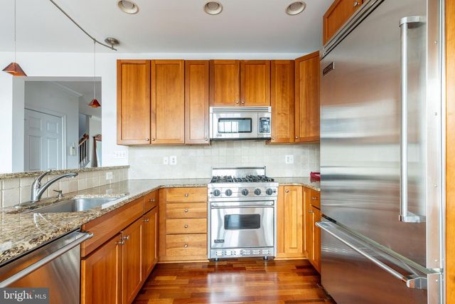 207 CAPTAINS WAY, Philadelphia, PA 19146