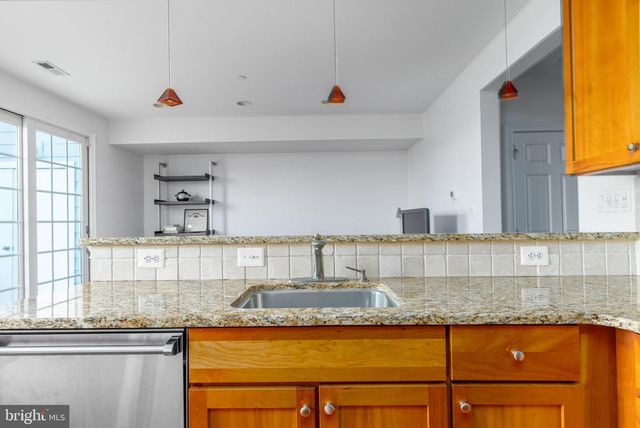 207 CAPTAINS WAY, Philadelphia, PA 19146