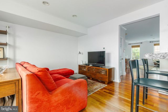 207 CAPTAINS WAY, Philadelphia, PA 19146