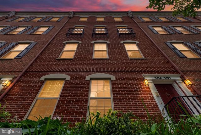 207 CAPTAINS WAY, Philadelphia, PA 19146