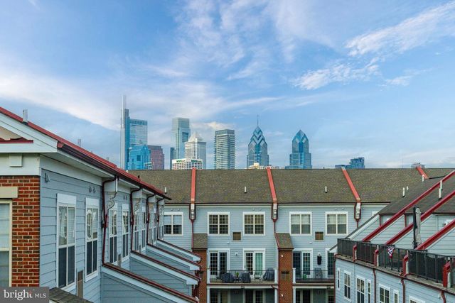 207 CAPTAINS WAY, Philadelphia, PA 19146