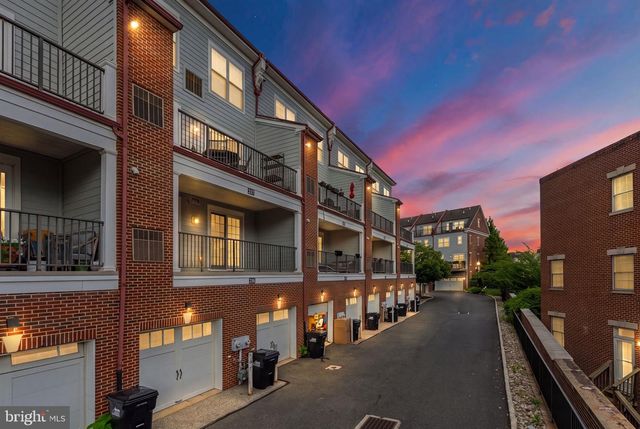 207 CAPTAINS WAY, Philadelphia, PA 19146