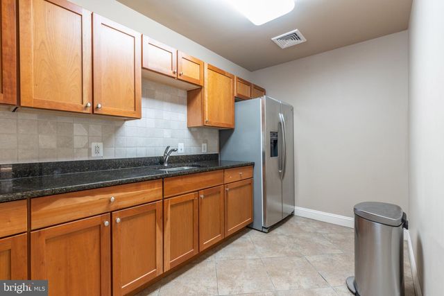 207 CAPTAINS WAY, Philadelphia, PA 19146