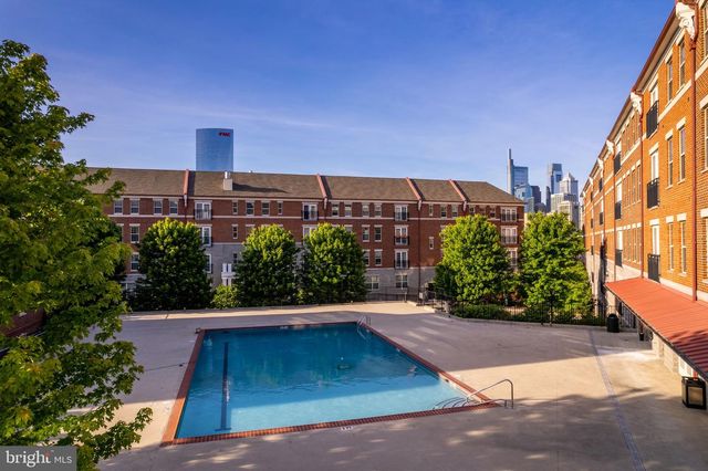 207 CAPTAINS WAY, Philadelphia, PA 19146