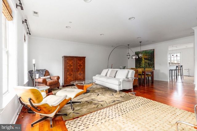 207 CAPTAINS WAY, Philadelphia, PA 19146